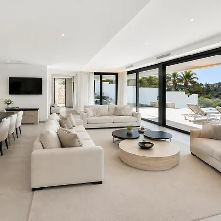 The Modern Solstice Estate Private Pool Retreat Villa *