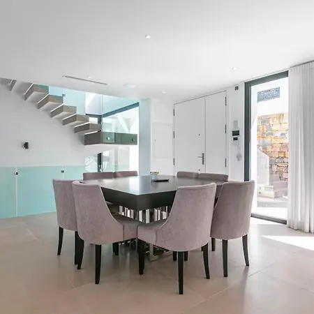 The Modern Solstice Estate Private Pool Retreat *